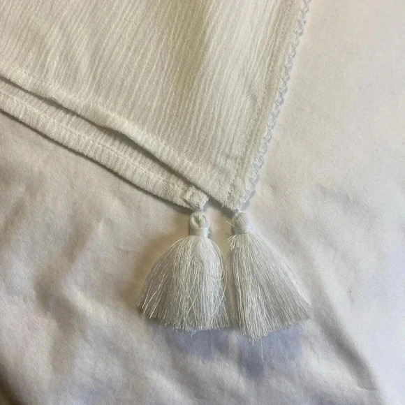 Chico’s Embroidered White Poncho Shirt Top Size L/XL.  Tassels, Soft & Flowy. - Picture 7 of 13